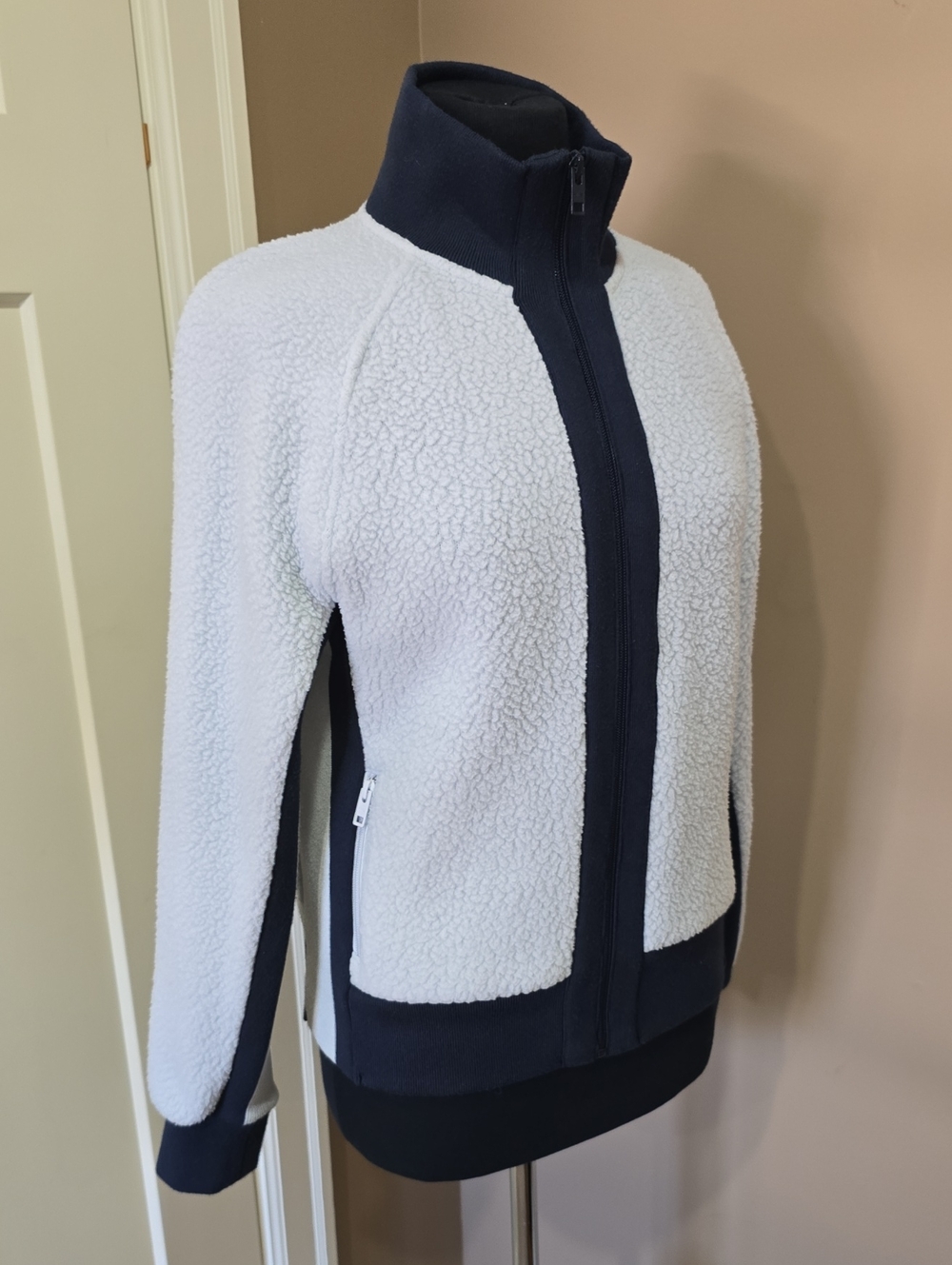 WILFRED FREE ARITZIA Coyote Fleece Mock Neck Zip-Up Jacket - Picture 2 of 7